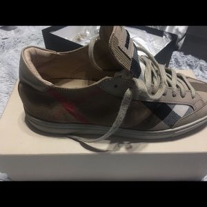 Burberry authentic sneaker